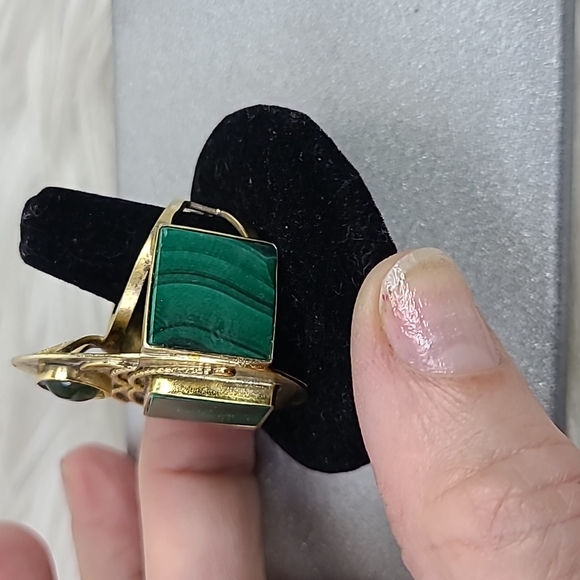 Vintage Ring Size 10 Gold Tone Malachite Handmade Statement Piece Unique Jewelry - Picture 2 of 6